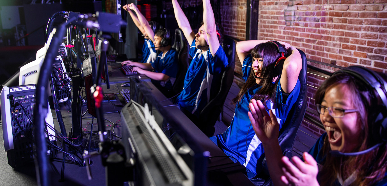 Screen-based esports