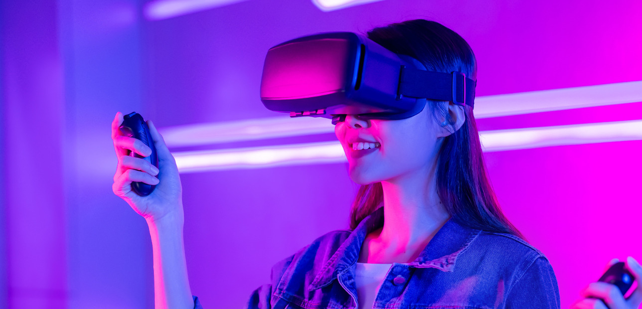 Modern immersive attractions featuring VR and AR technologies