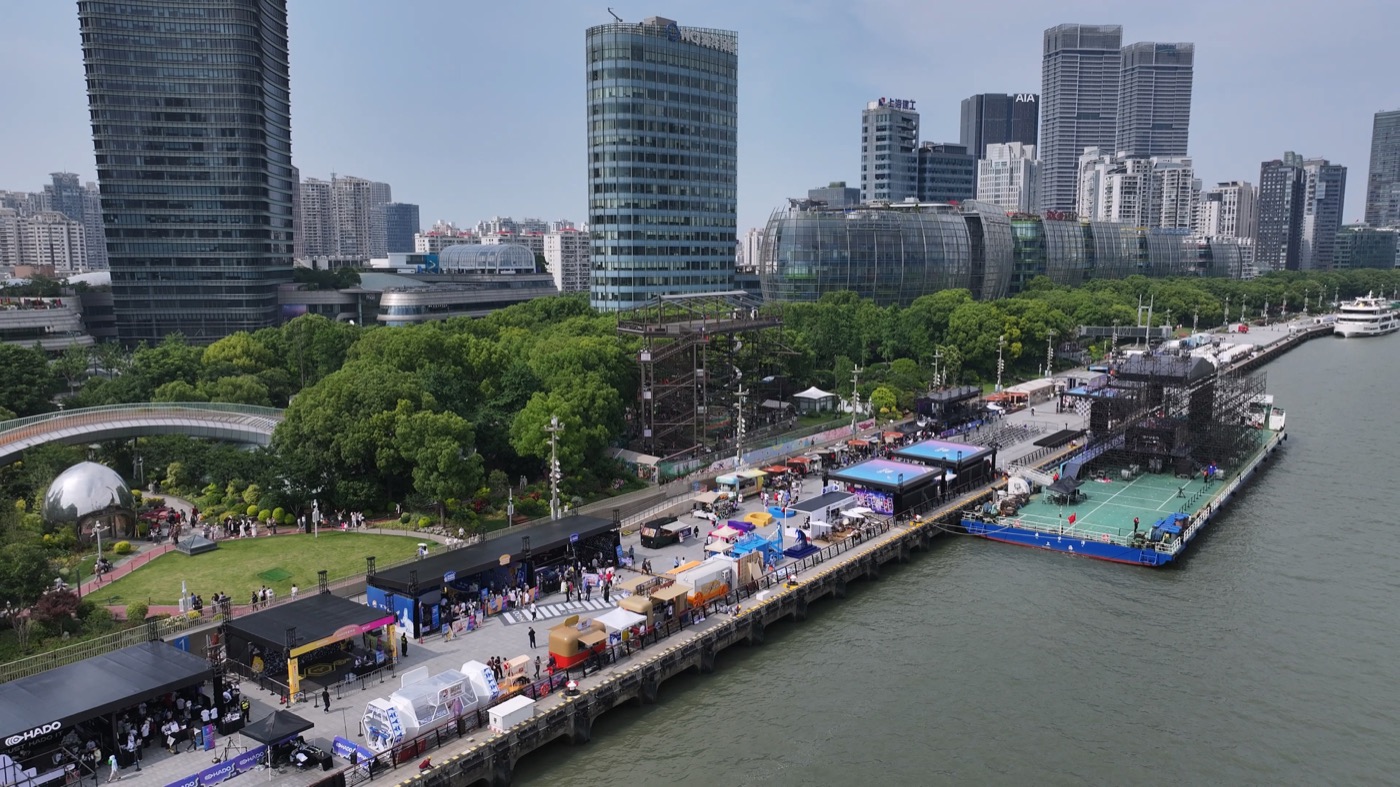 上海・北外灘のイベント会場を上空から望む風景